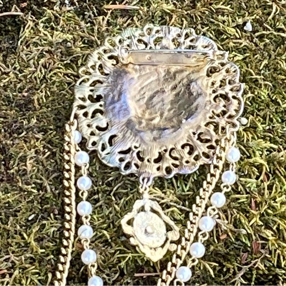 Vintage Victorian Style Collar Brooch! - Picture 11 of 11